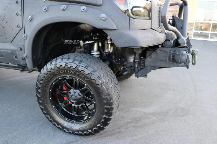 Колеса Toyota Tundra CrewMax 4x4 Zombie Apocalypse 2013 года  (фото 222 из 461)